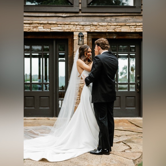 Cathedral Wedding Veil with Pearls - Picture 3 of 4